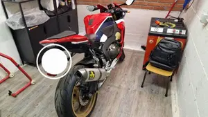 Honda CBR 1000 RR Fireblade (2017 - 19)  (4)