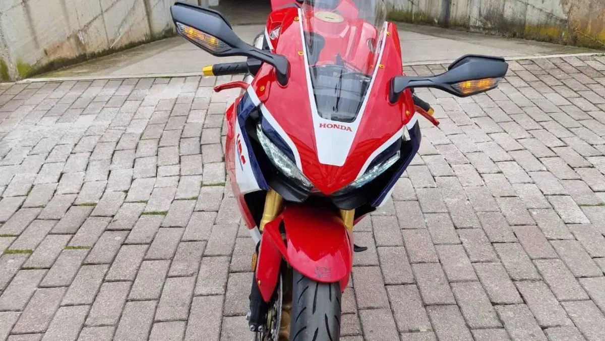 Honda CBR 1000 RR Fireblade (2017 - 19)  (9)