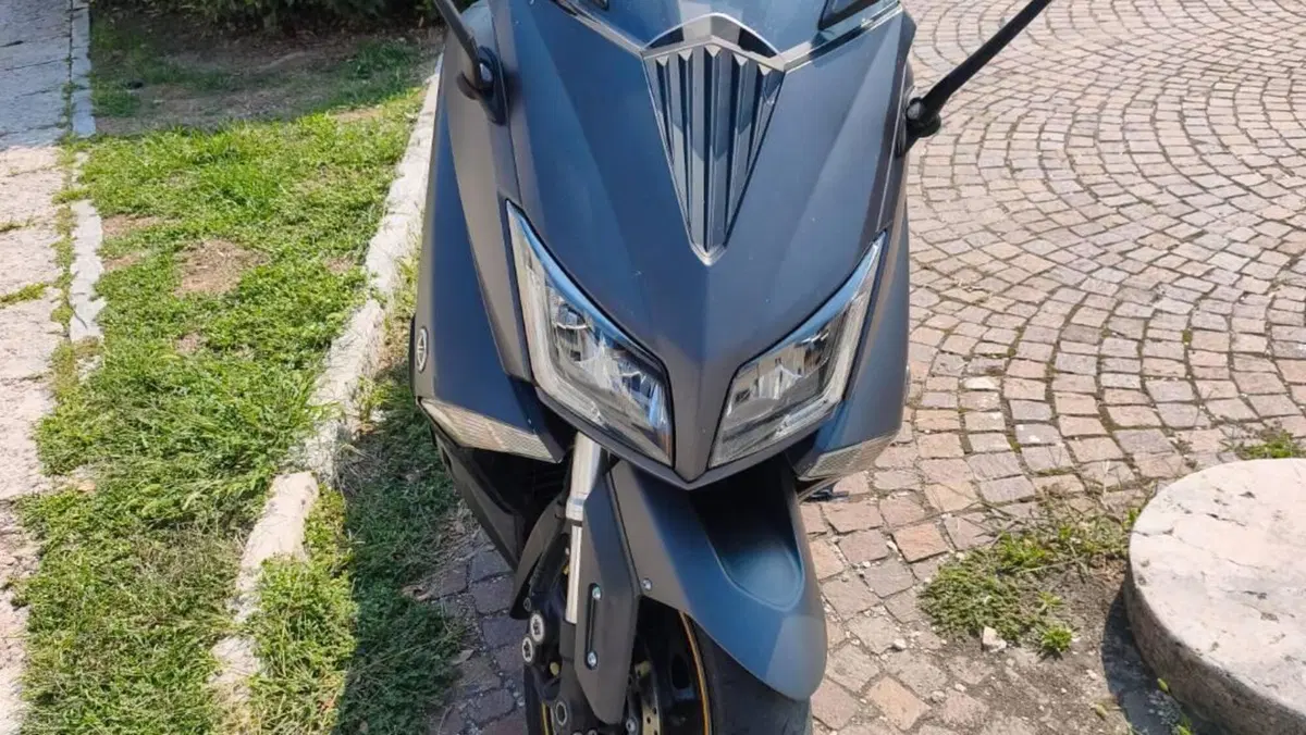 Yamaha T-Max 530 (2015 - 16)  (2)