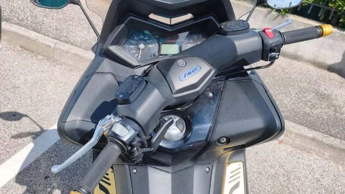 Yamaha T-Max 530 (2015 - 16)  (7)