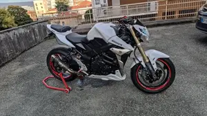 Suzuki GSR 750 (2010 - 15)  (3)