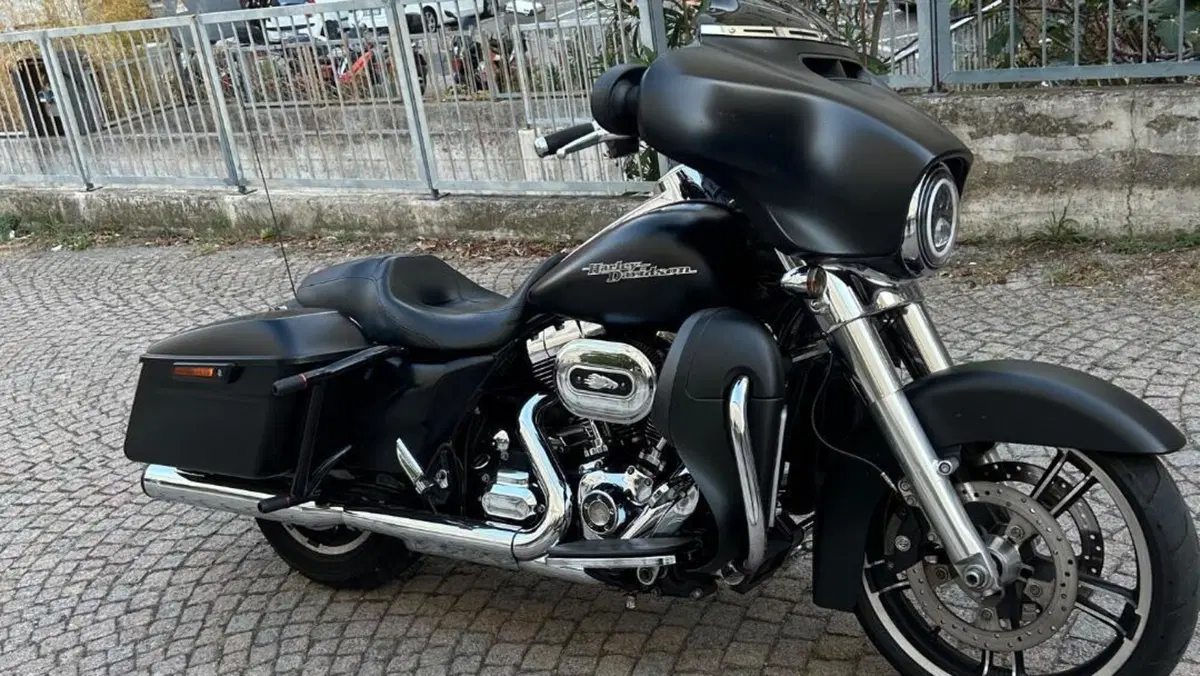 Harley-Davidson 1690 Street Glide Special (2014 - 16) - FLHX  (2)