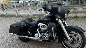 Harley-Davidson 1690 Street Glide Special (2014 - 16) - FLHX  (2)
