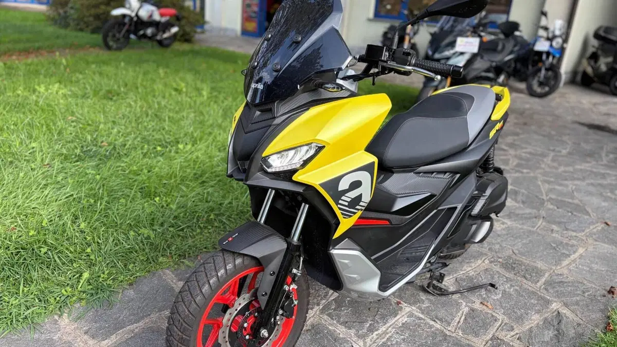 Aprilia SR GT 125 (2022 - 24)  (2)