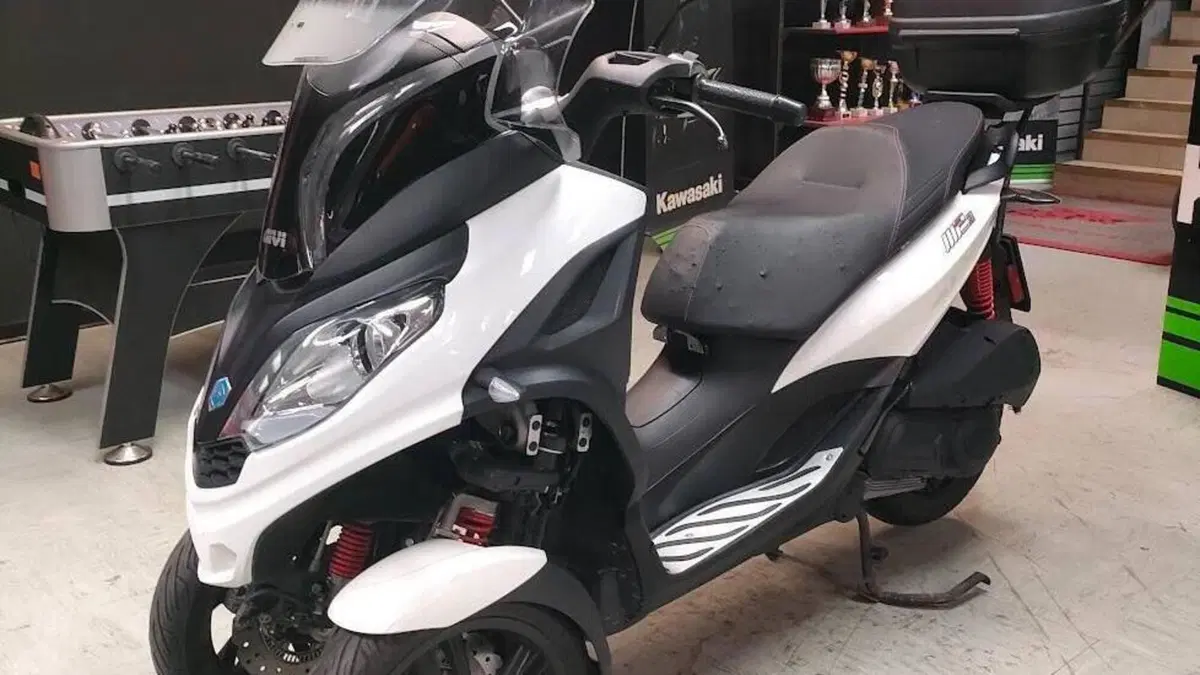 Piaggio Mp3 300 Hpe (2019 - 20)  (2)