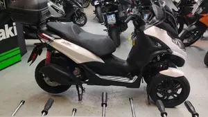 Piaggio Mp3 300 Hpe (2019 - 20)  (6)
