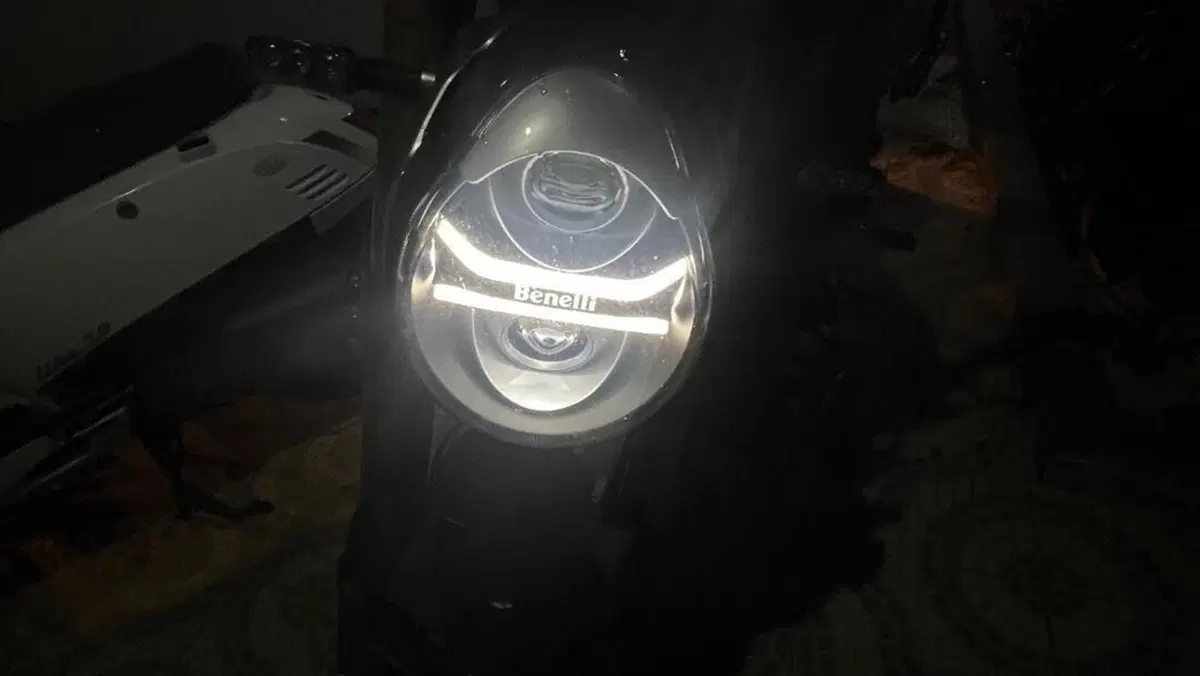 Benelli 752 S (2022 - 25)  (3)