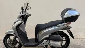 Honda SH 150i (2009 - 12)  (2)