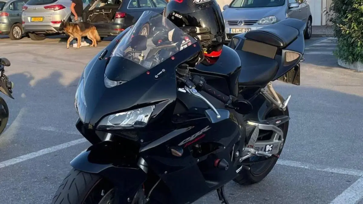 Honda CBR 1000 RR Fireblade (2004 - 05) 
