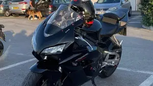Honda CBR 1000 RR Fireblade (2004 - 05) 