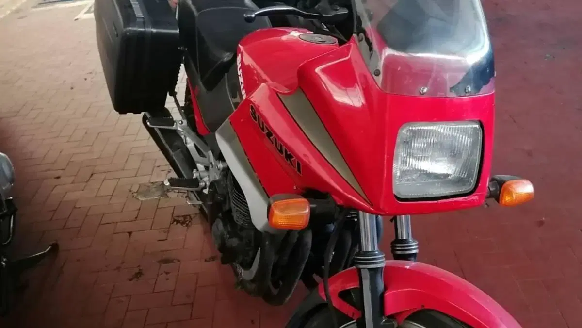 Suzuki   (3)