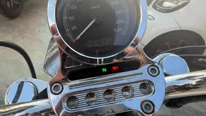 Harley-Davidson 883 SuperLow (2010 - 16) - XL 883L  (3)