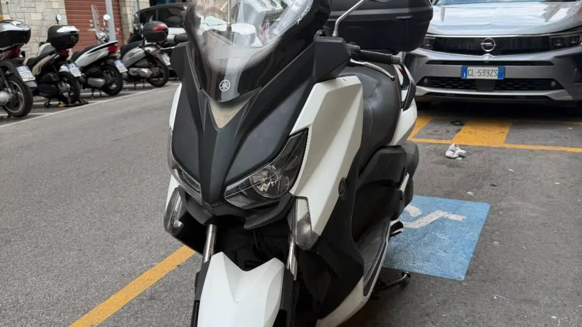Yamaha X-Max 250 (2014 - 16)  (3)