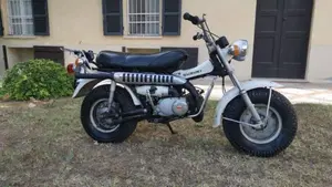Suzuki   (4)