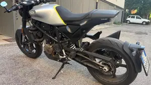 Husqvarna Vitpilen 701 (2020)  (2)