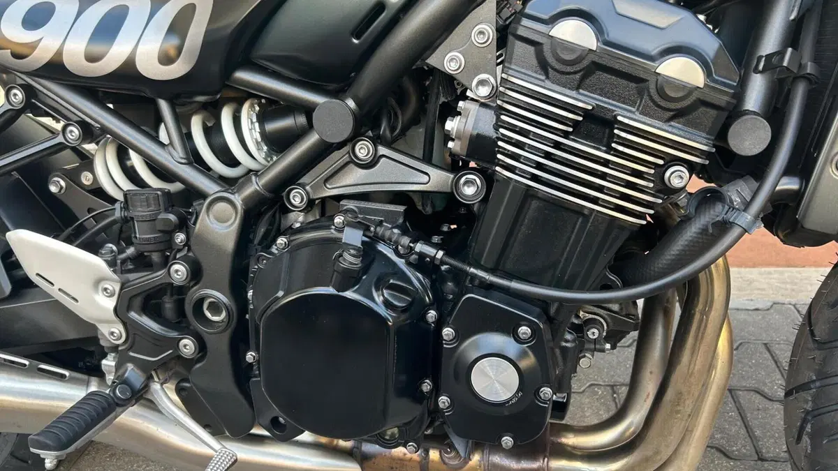 Kawasaki Z 900 RS (2018 - 20)  (6)