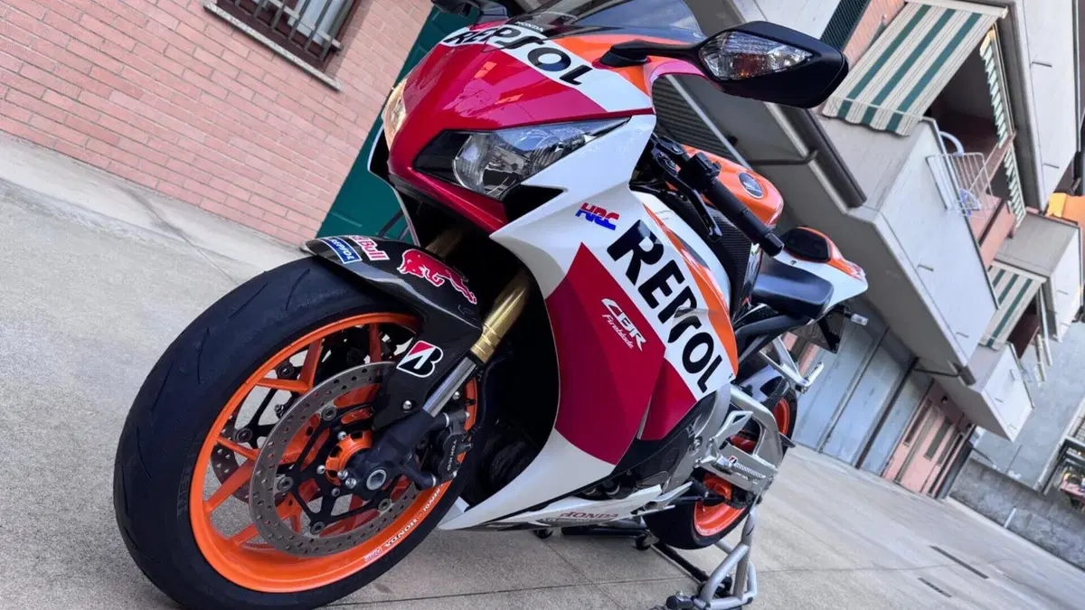 Honda CBR 1000 RR Fireblade (2012 - 16)  (4)