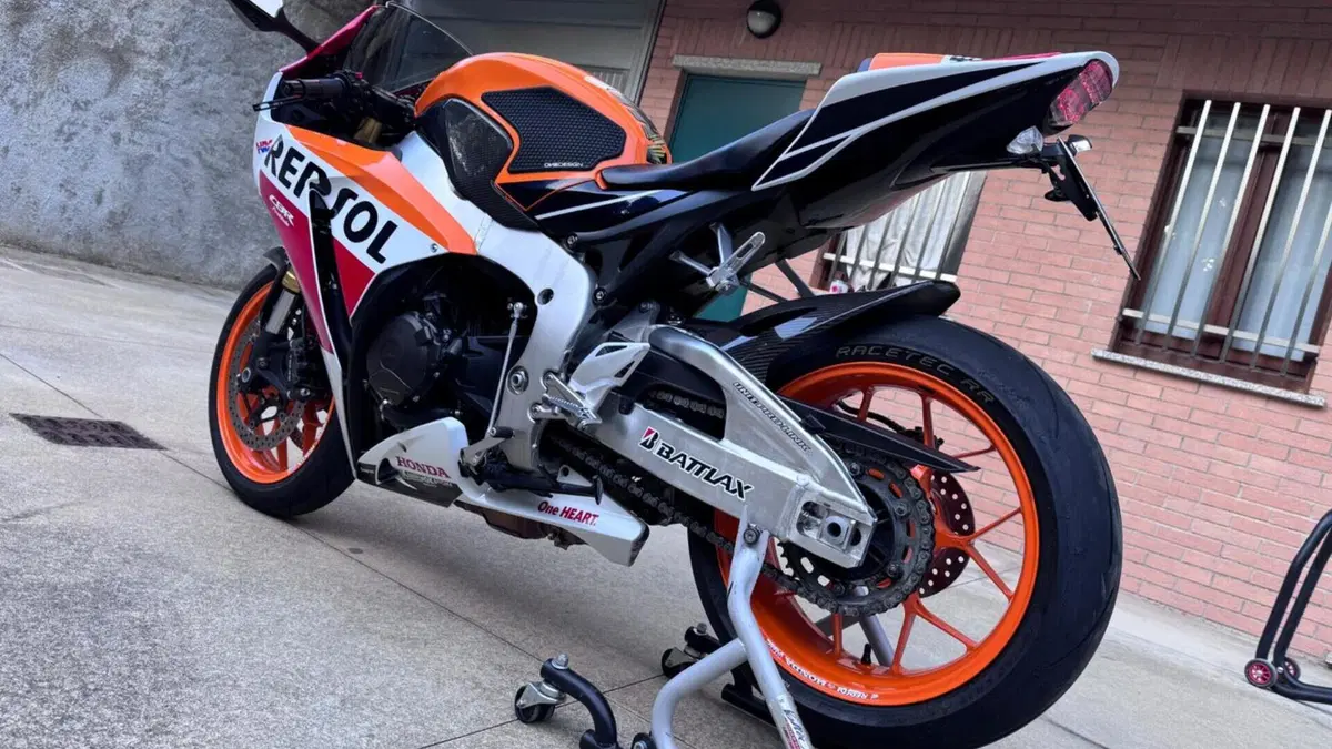 Honda CBR 1000 RR Fireblade (2012 - 16)  (5)