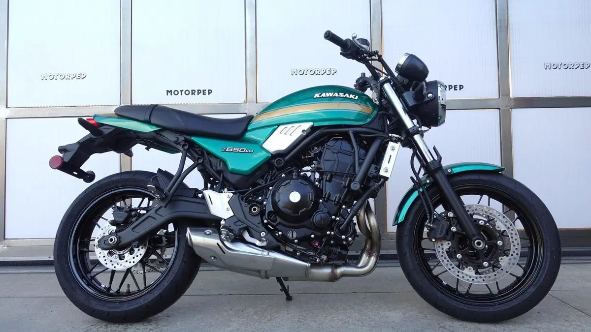 Kawasaki Z 650 RS (2025 - 26)  (2)