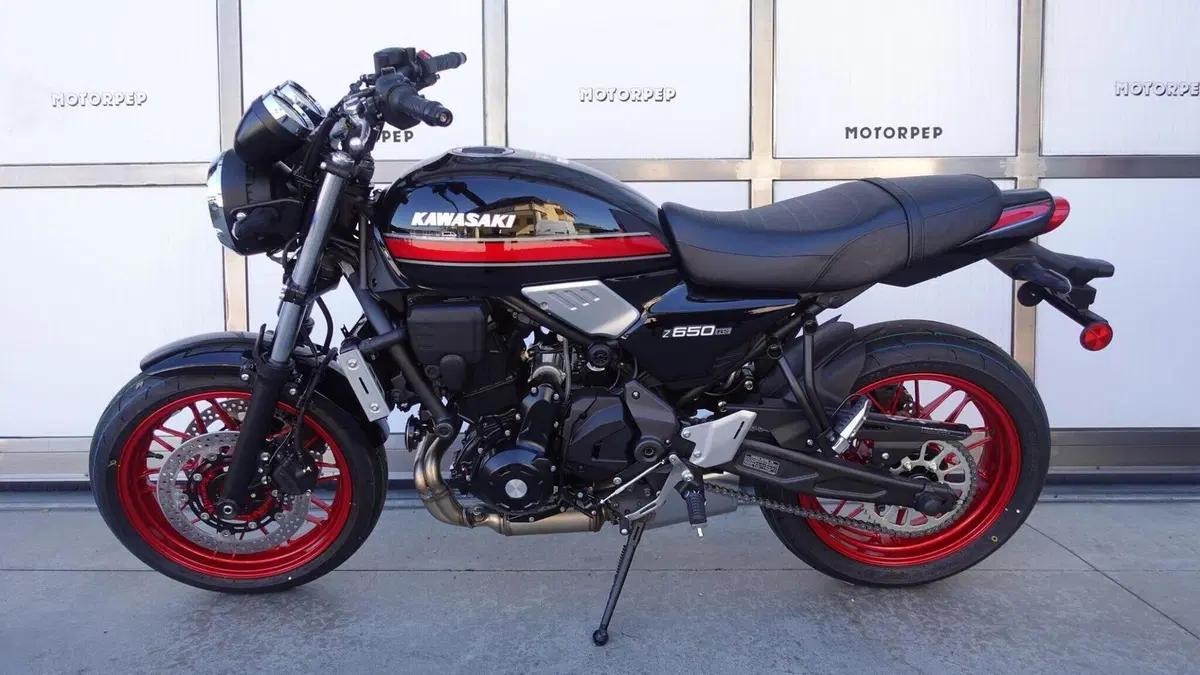 Kawasaki Z 650 RS (2025 - 26)  (4)