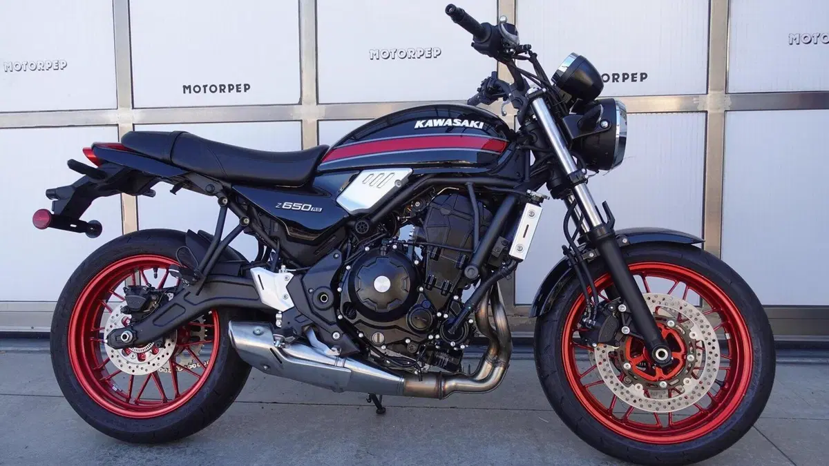 Kawasaki Z 650 RS (2025 - 26)  (5)