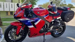 Honda CBR 600 RR (2024 - 26)  (2)