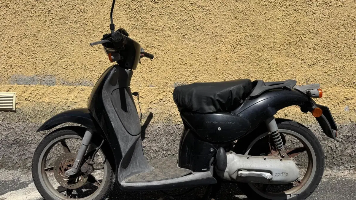 Aprilia Scarabeo 50 (2004 - 06)  (2)