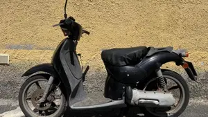 Aprilia Scarabeo 50 (2004 - 06)  (2)