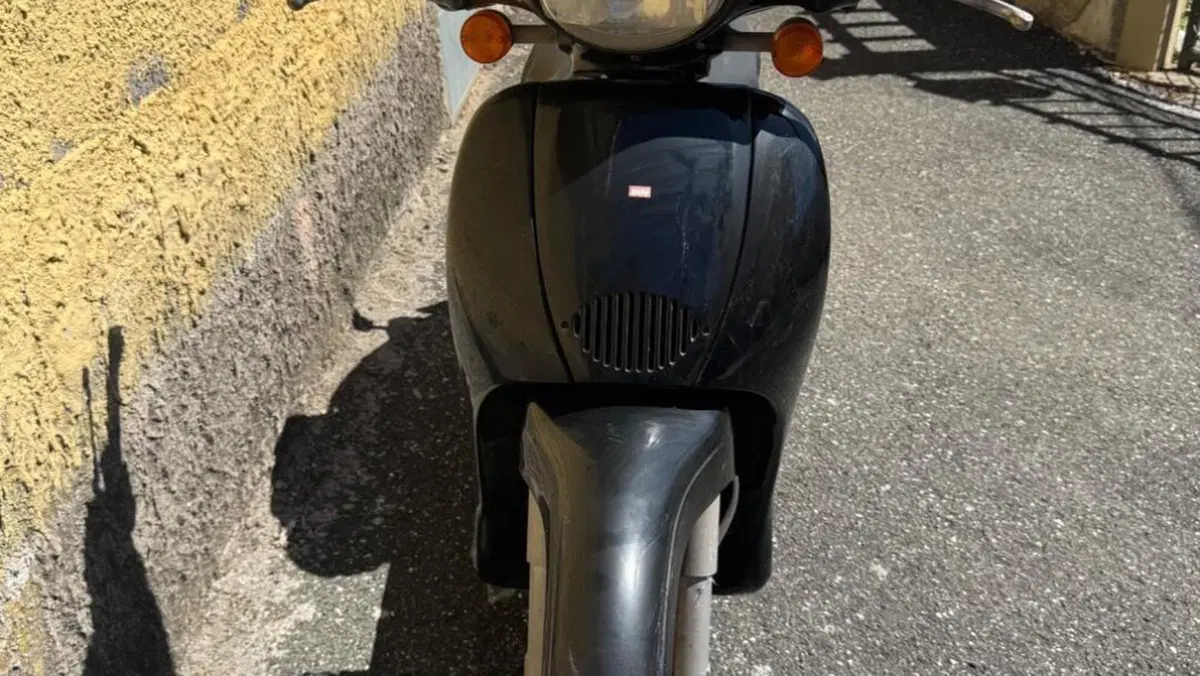 Aprilia Scarabeo 50 (2004 - 06)  (3)