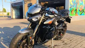 Triumph Street Triple 765 RS (2023 - 26)  (2)