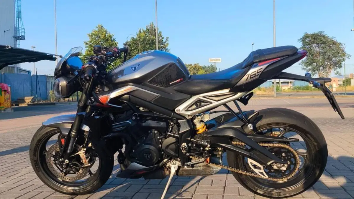 Triumph Street Triple 765 RS (2023 - 26)  (3)