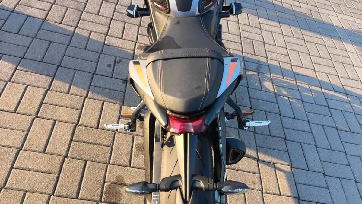 Triumph Street Triple 765 RS (2023 - 26)  (6)