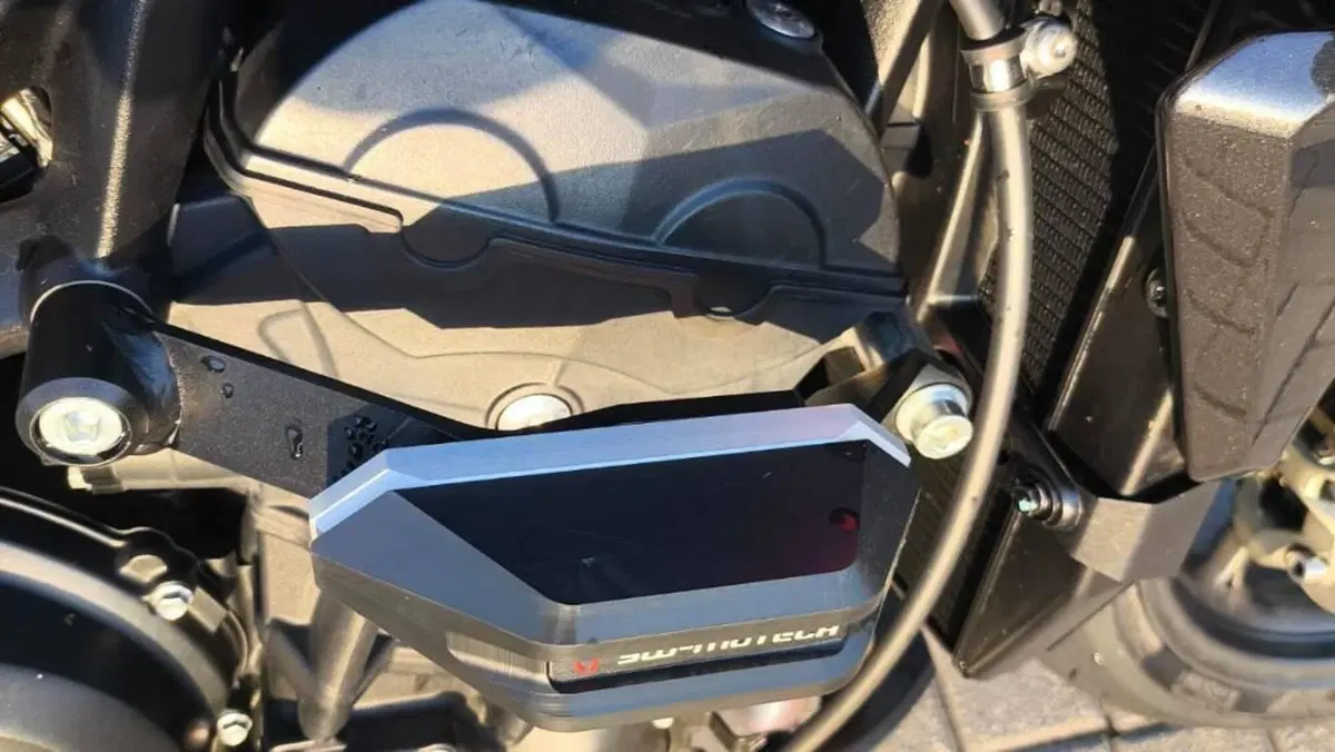 Triumph Street Triple 765 RS (2023 - 26)  (8)