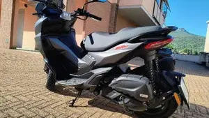 Aprilia SR GT 200 (2025 - 26)  (4)