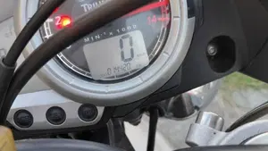 Triumph Street Triple R (2009 - 12)  (4)