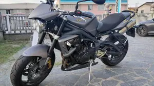 Triumph Street Triple R (2009 - 12)  (5)