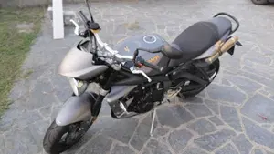Triumph Street Triple R (2009 - 12)  (6)