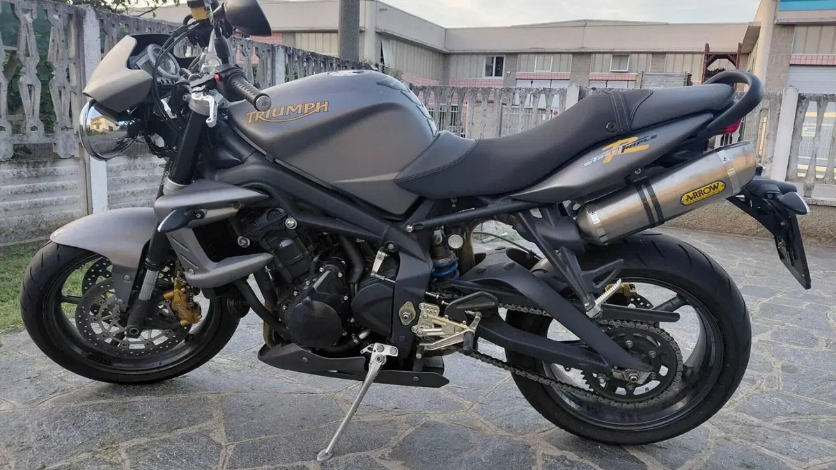 Triumph Street Triple R (2009 - 12)  (12)