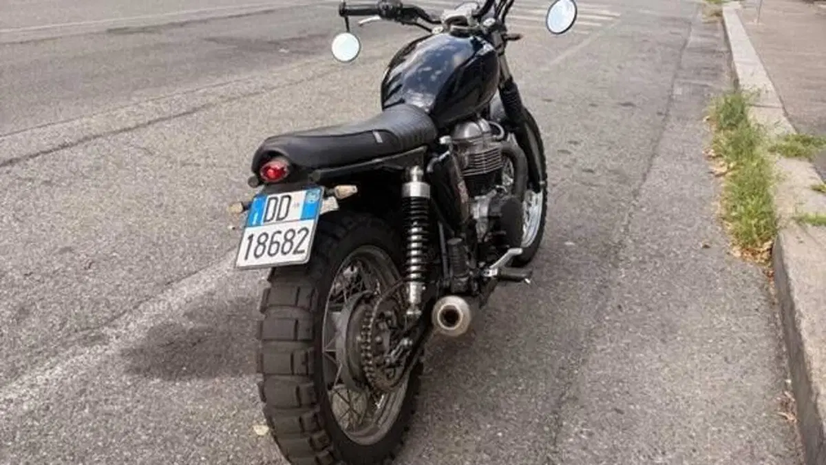 Triumph Bonneville T100 (2008 - 16)  (5)