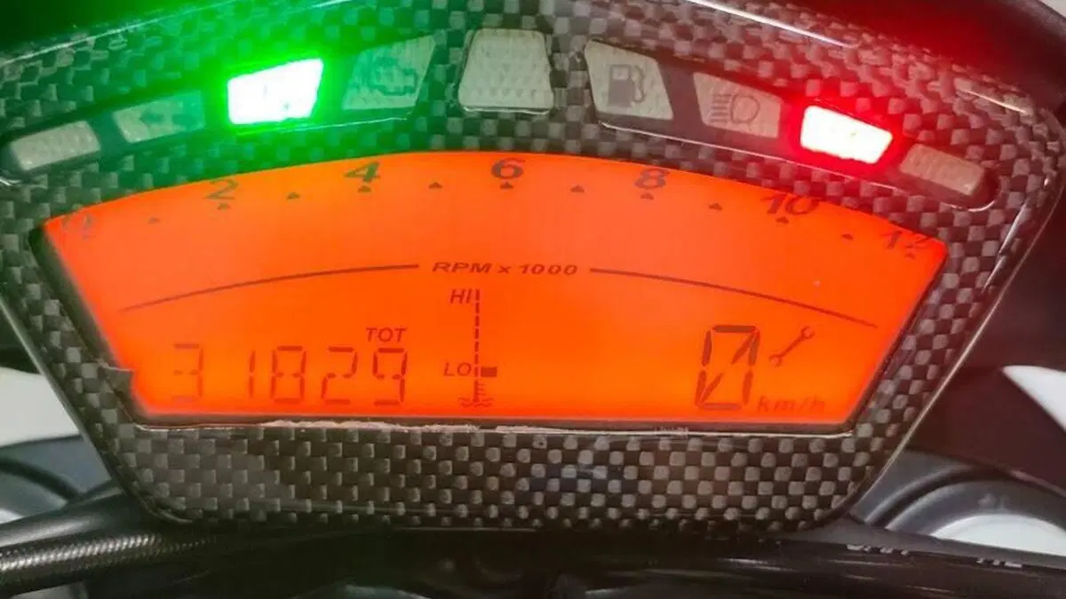 Ducati Hypermotard 796 (2012)  (4)