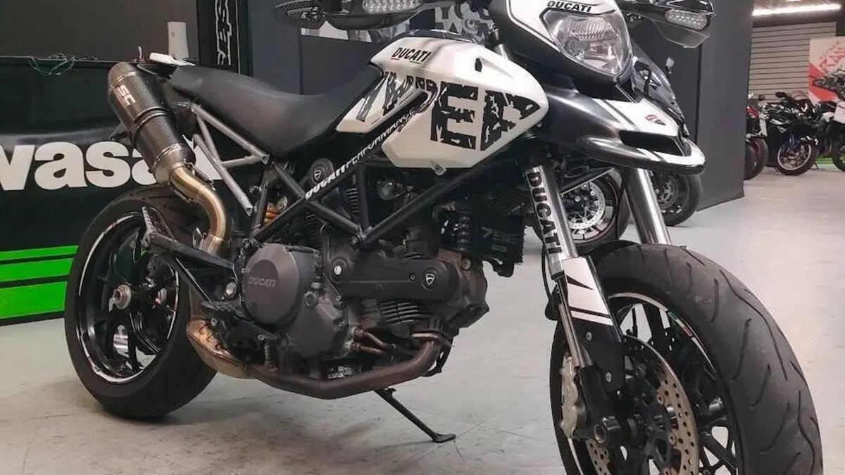 Ducati Hypermotard 796 (2012)  (2)