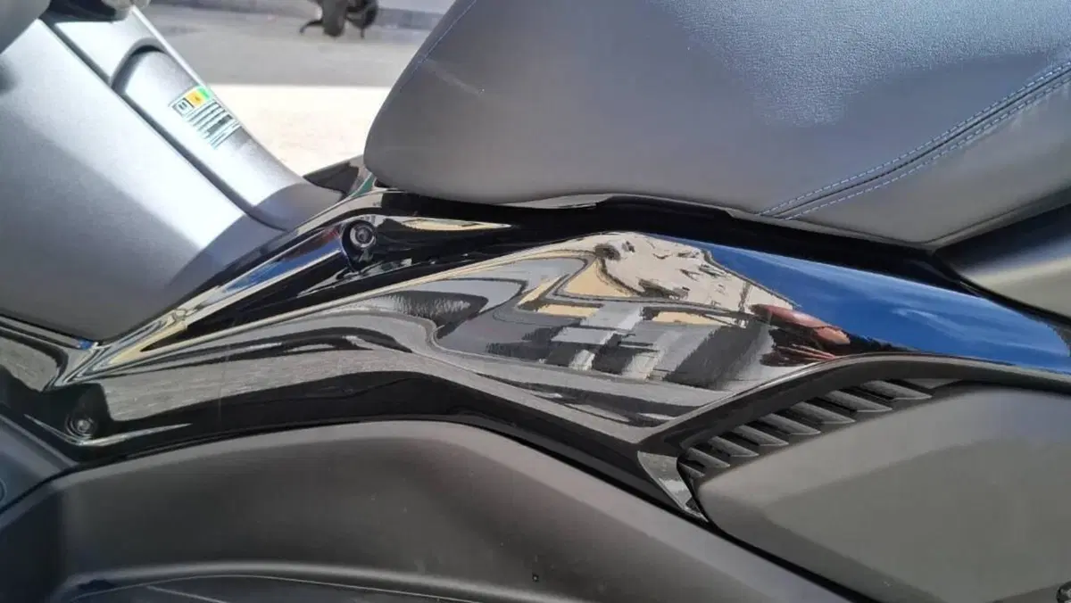 Yamaha X-Max 300 (2025 - 26)  (4)