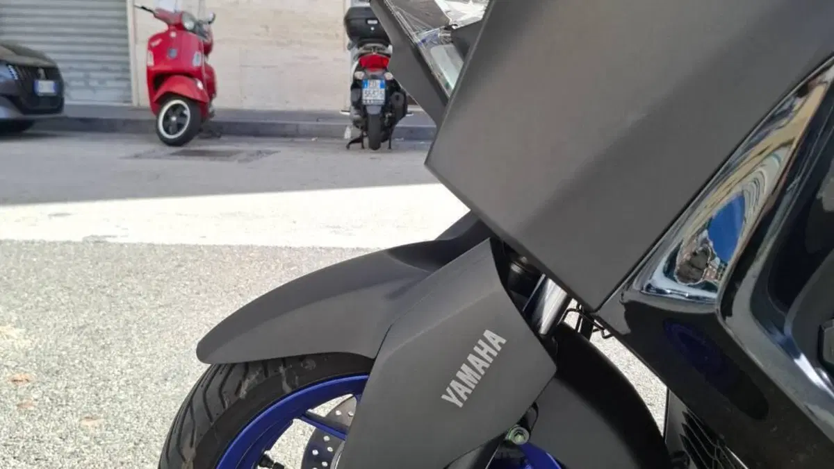 Yamaha X-Max 300 (2025 - 26)  (5)