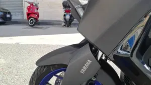 Yamaha X-Max 300 (2025 - 26)  (5)