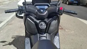 Yamaha X-Max 300 (2025 - 26)  (10)