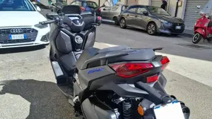 Yamaha X-Max 300 (2025 - 26)  (11)