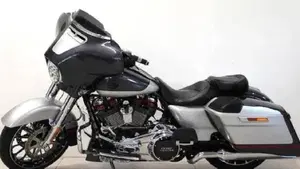 Harley-Davidson 117 Street Glide (2018 - 20) - FLHXSE  (8)