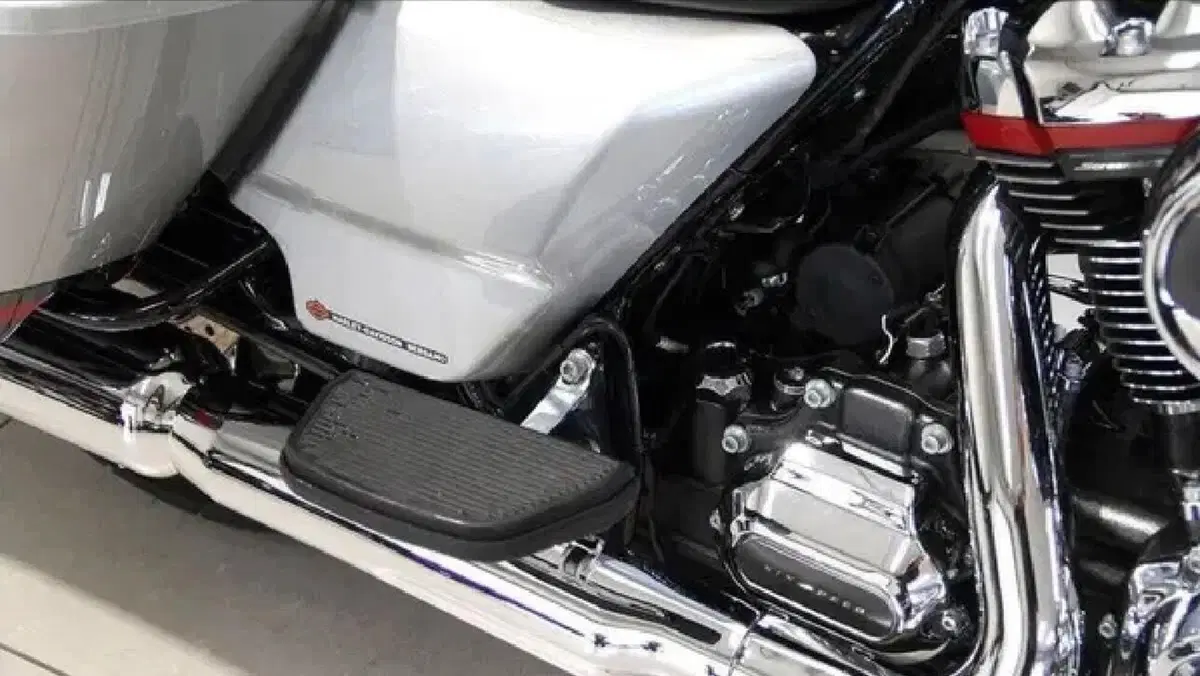 Harley-Davidson 117 Street Glide (2018 - 20) - FLHXSE  (12)