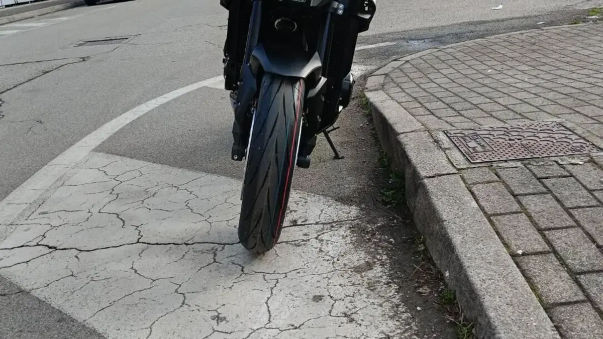 Kawasaki Z 900 (2025 - 26)  (5)