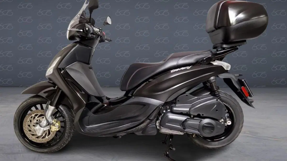 Piaggio Beverly 300 i.e. ABS-ASR (2016 - 20)  (2)